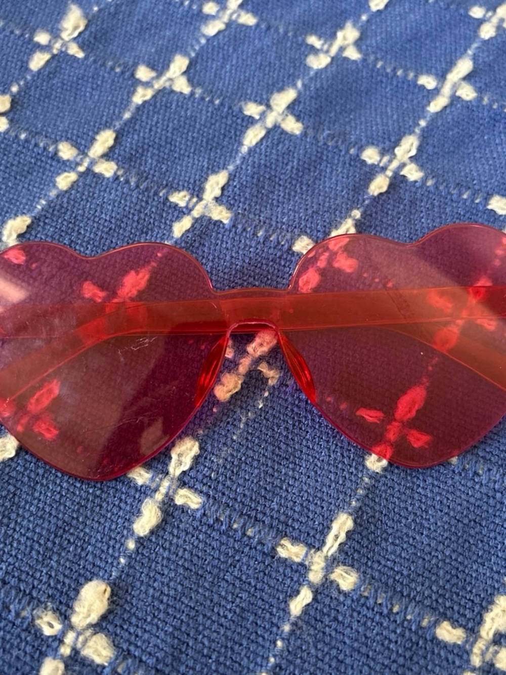 Red Heart-Shaped Novelty Sunglasses - Unbranded